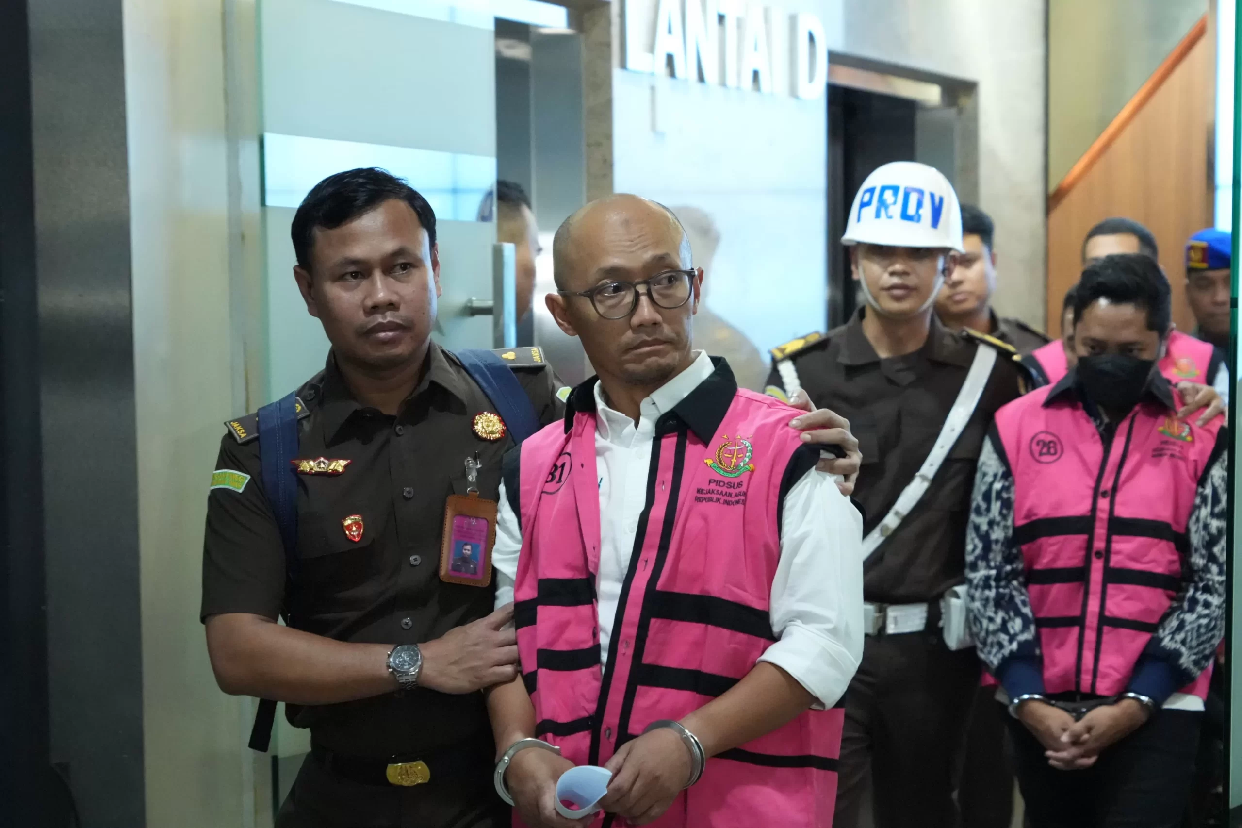 Duit Rakyat Bocor, Saatnya Libas Korupsi Migas di Pertamina