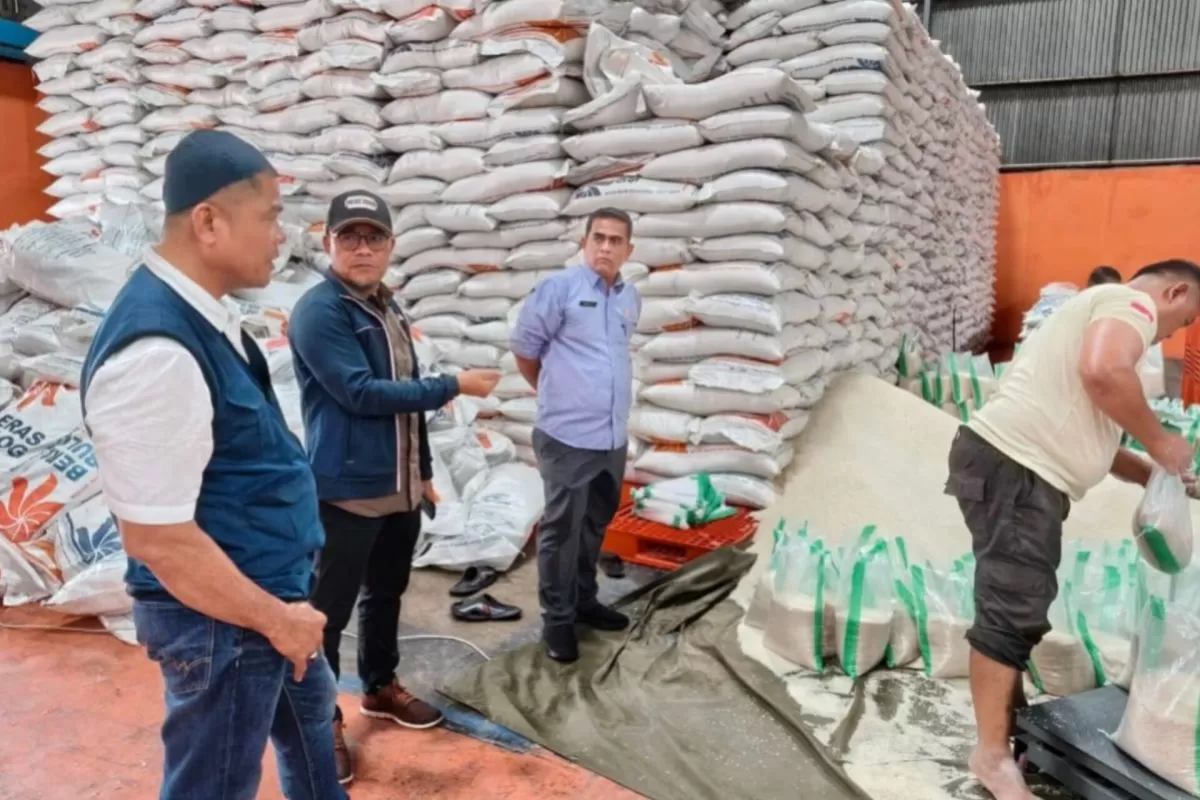 Pemerintah Salurkan Bansos Skala Besar untuk Korban Banjir Sumatera