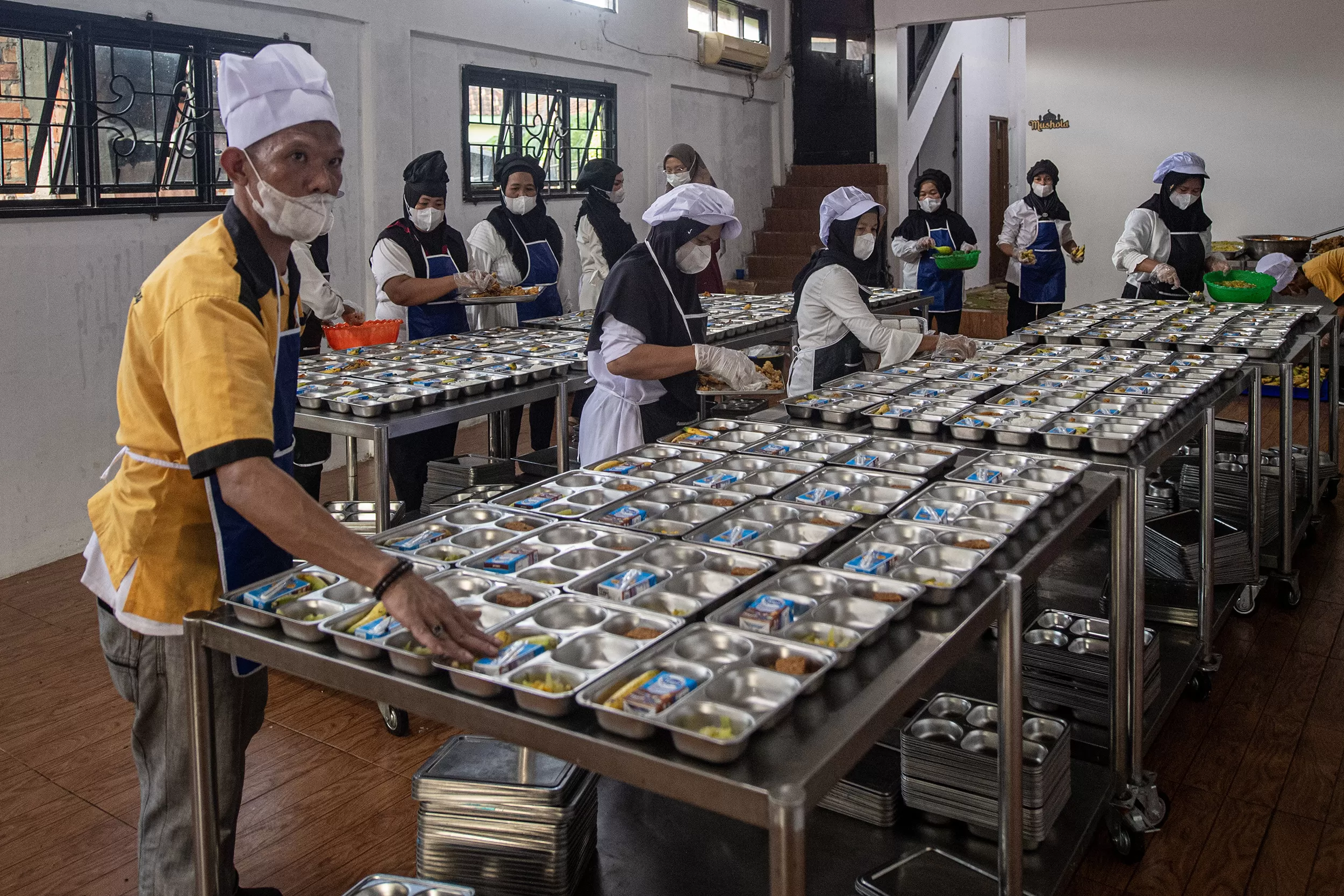 Pemerintah Targetkan 82 Juta Penerima MBG: Lansia Termasuk Prioritas Perlindungan Pangan Nasional